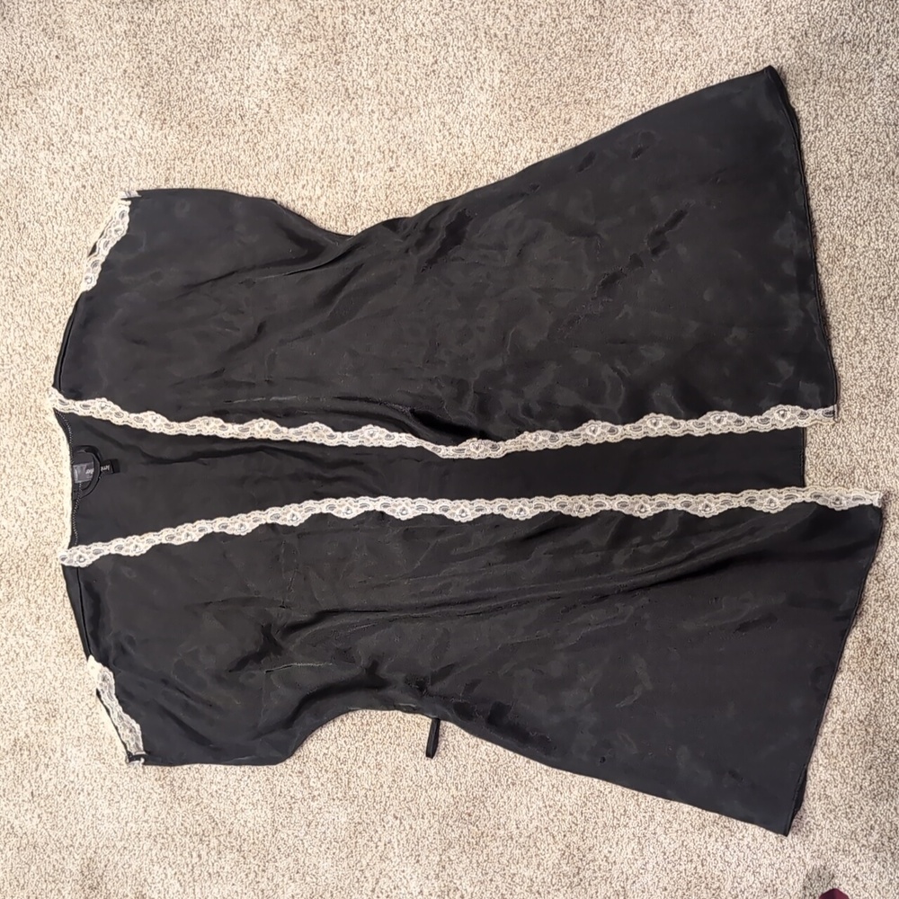 Like New Ambrielle Chemise Cover